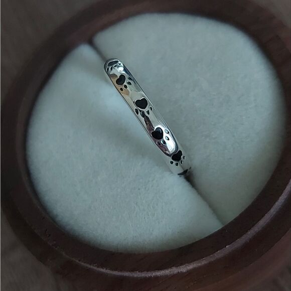 925 Sterling Silver Black Enamel Paw Ring - Picture 6 of 8